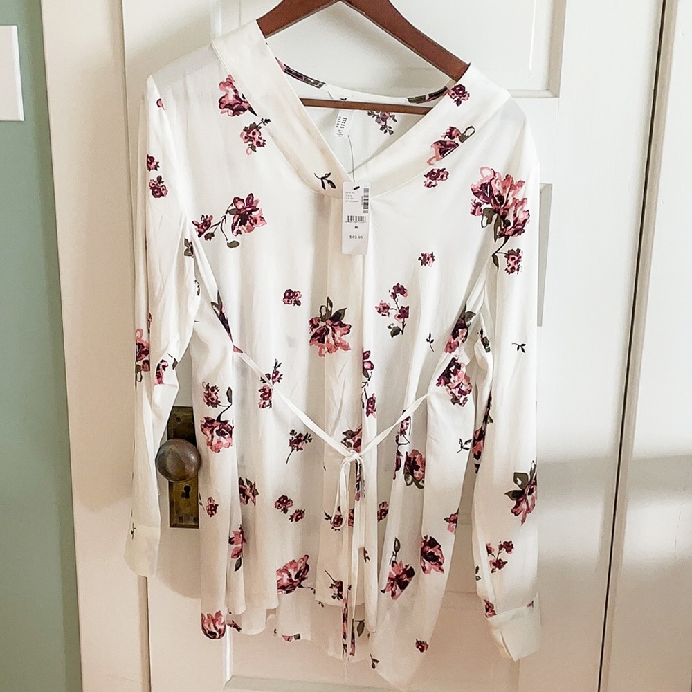 Thyme Maternity White Floral Long Sleeve Blouse, NEW WITH TAGS, NWT, Size Medium